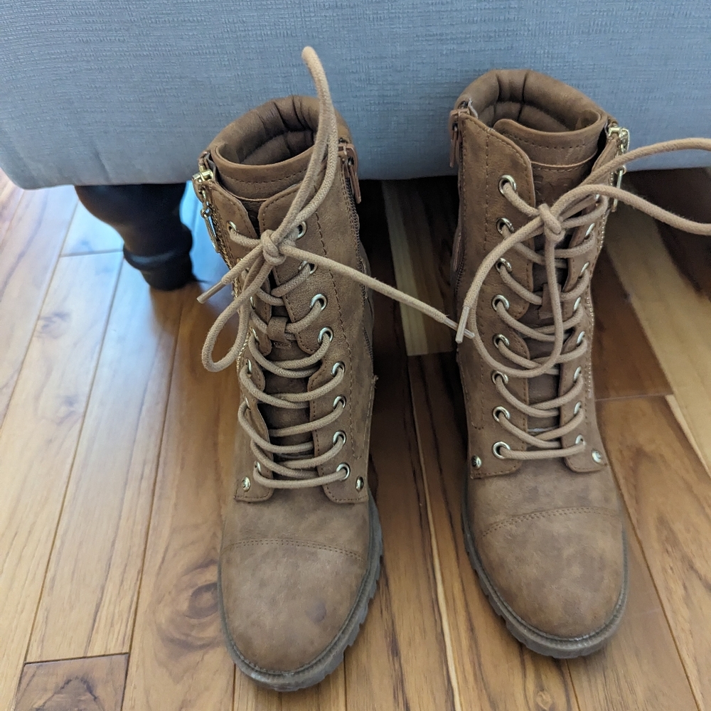 G By Guess Jaydyn Combat Boot Size 7.5 - image 2